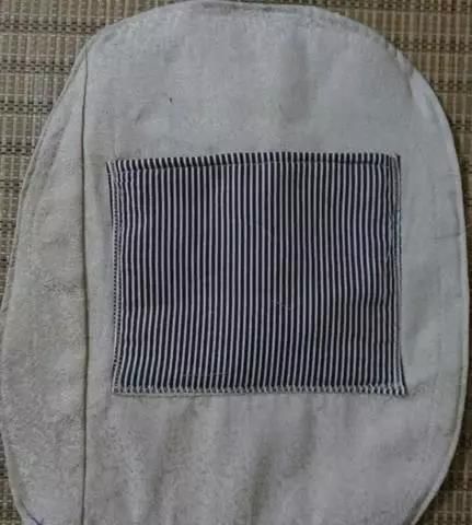  「新买」剪了两条旧牛仔裤，做了一个包，闺蜜说比她新买的名牌包还好看！
