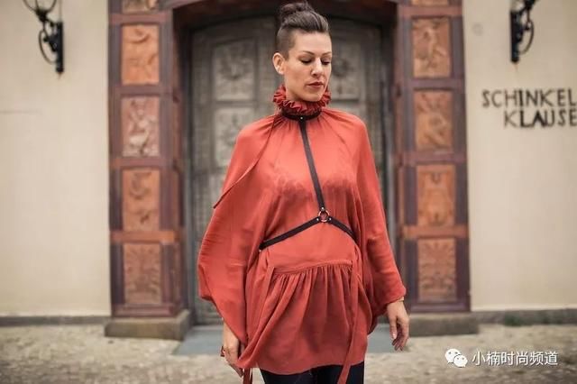 跟随德国女人的脚步,穿出颠覆着装法则的强势风格