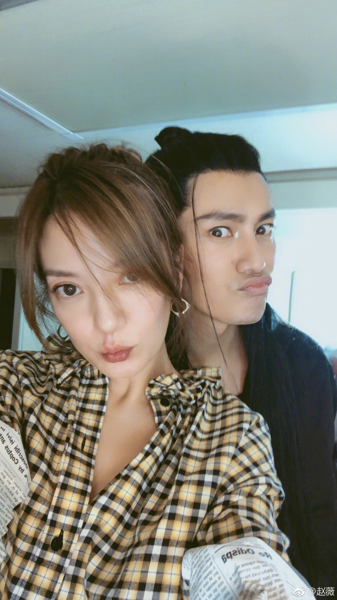 赵薇探班陈坤《侍神令》，发微博晒两人合照，力破不合谣言！
