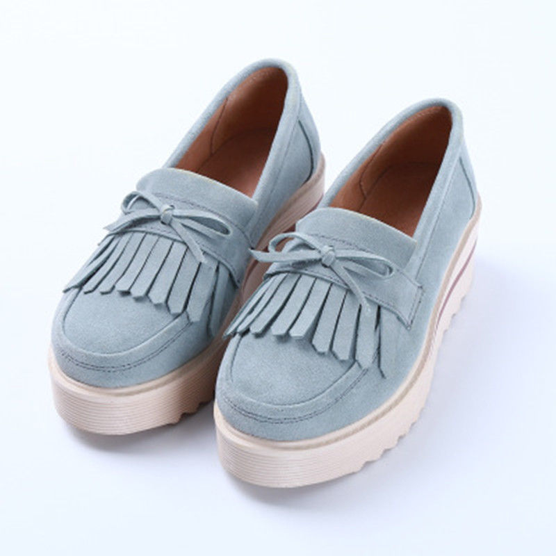 现在早已不兴穿凉鞋了，都流行穿这几款新潮摇摇鞋，时尚又养脚