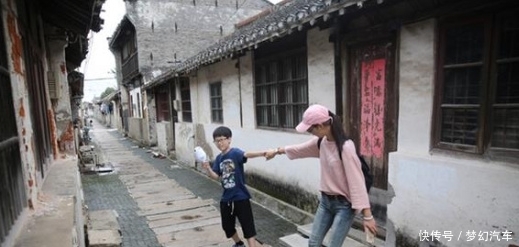 这城市曾经与苏州合称并蒂花，现苏州成江苏第一，它却沦落县级市