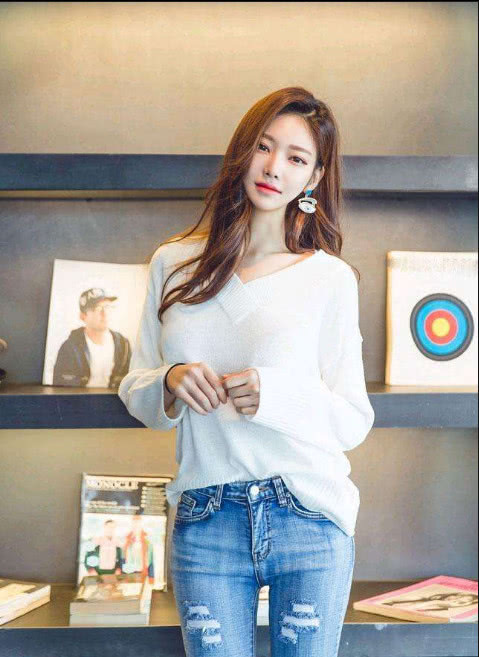 紧身裤整体看起来很有质感,尽显浪漫甜美气息,一点也不挑人