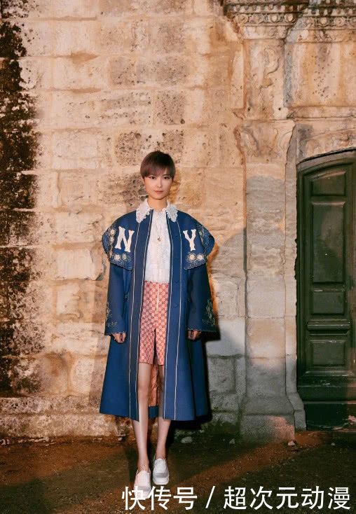 李宇春腿终于秀腿了！又白又直令人羡慕，不过谢霆锋的表情却亮了