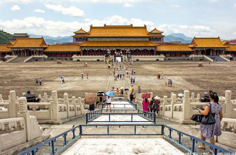 为了打造这座假故宫，花费8亿人民币移平13座山，你一定不陌生