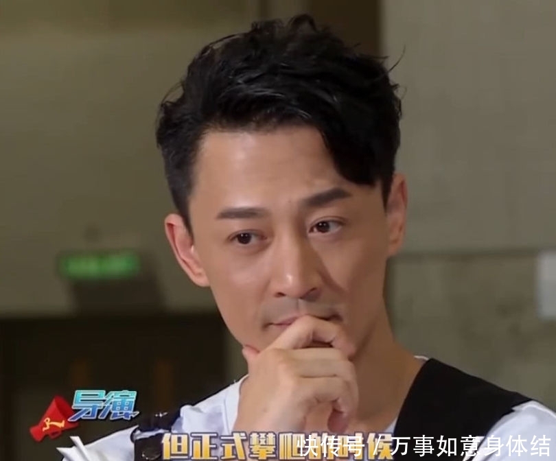 「大战」《奔跑吧》节目组搞两种待遇,人梯大战素人都戴头盔,跑男却没有