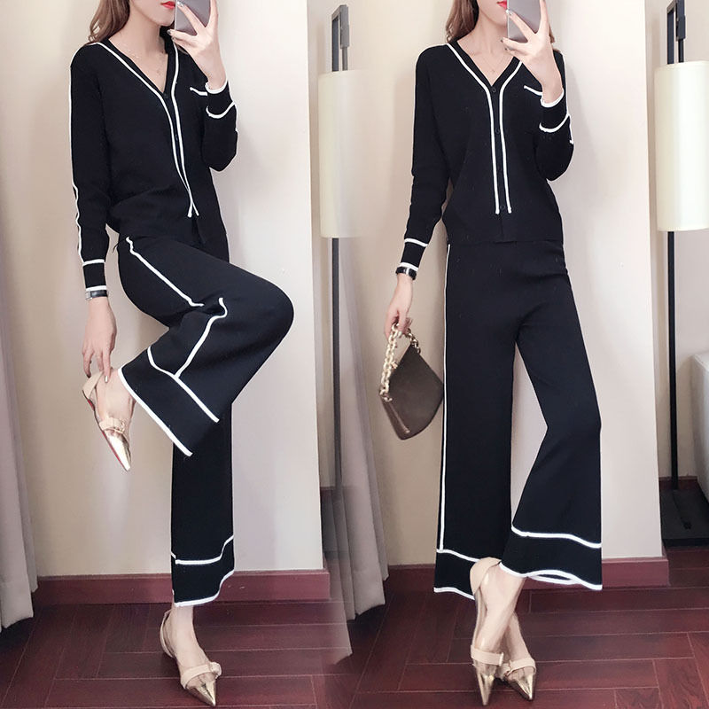 今年秋天裤裙不时兴了,时髦7080后都穿这阔腿裤套装,真洋气