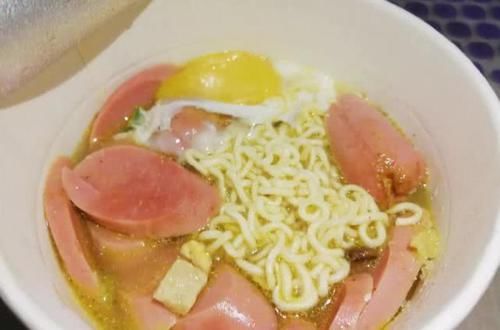  「肝癌」肝癌是“吃”出来的？注意：天天吃的4种食物，其实在滋养癌细胞！