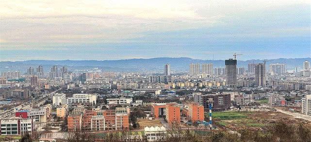 四川潜力最大的县：高铁站建得比成都还多，现在还准备盖机场！