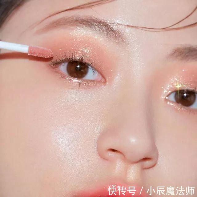 『睫毛膏』8个化妆小知识,学会这几点,化妆变轻松!