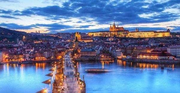 除了中国, 还有一个用人民币的国家, 为什么没中国人愿意去