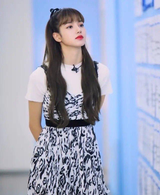  「万能」夏季出镜率最高的单品，万能百搭的T恤，怎么穿出时髦范儿？