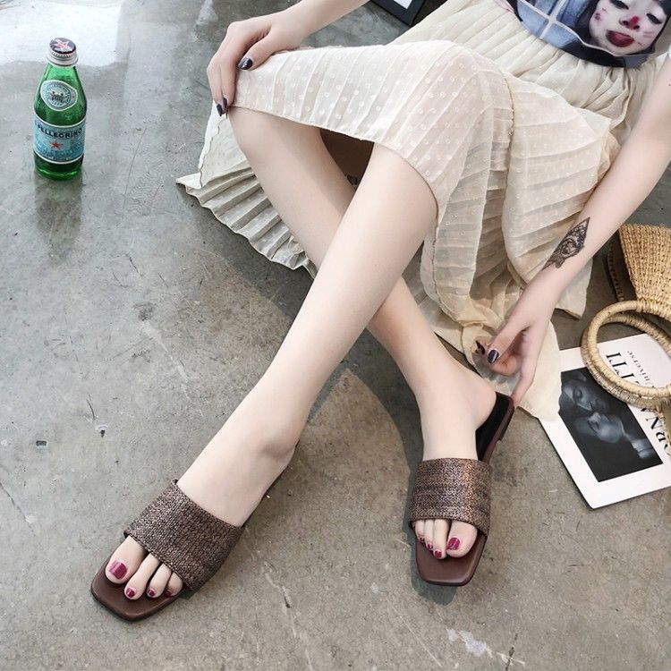 今年流行这样款式的女鞋，难怪姐姐一买就是三双，真的很好看