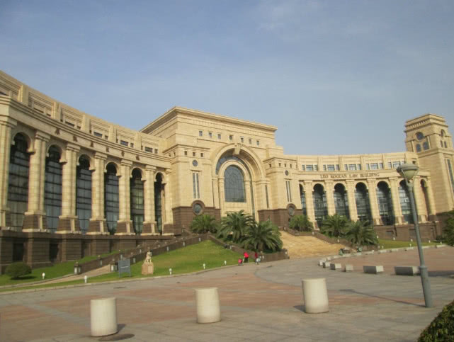  #美国人#美国人眼中中国最好的3所医科大学，北京协和医学院只排