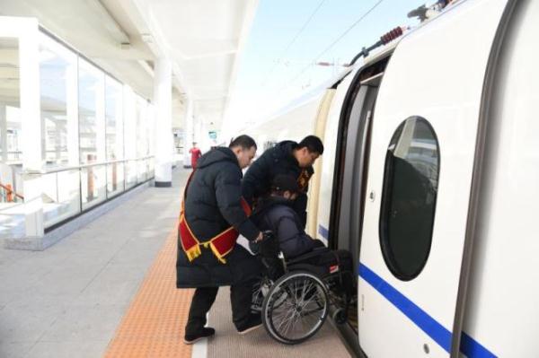 沈阳局京哈高铁承沈段各站热情服务让旅客出行体验更美好