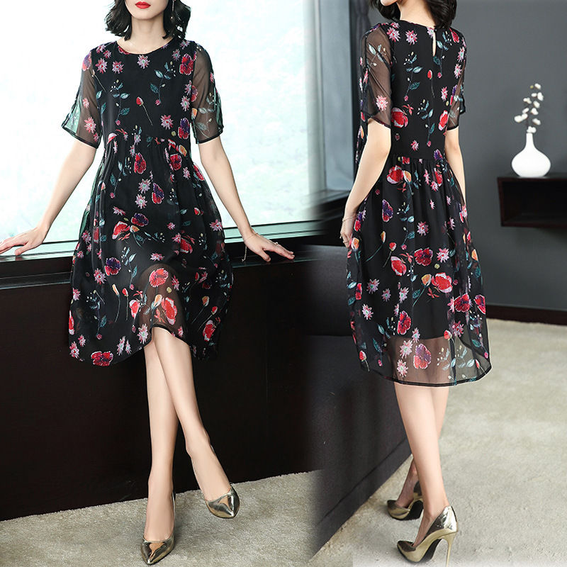 大热的天，建议40-55岁女人尽量多穿裙子，少穿裤子，洋气