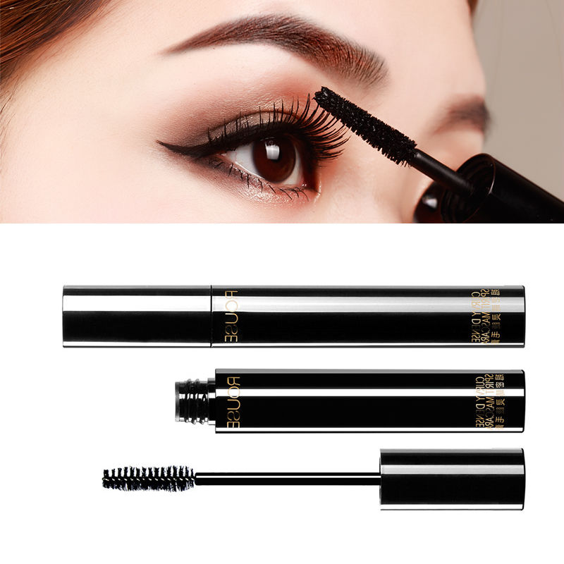 爱化妆的女人，比素颜要多了几分姿色，这是不争的事实