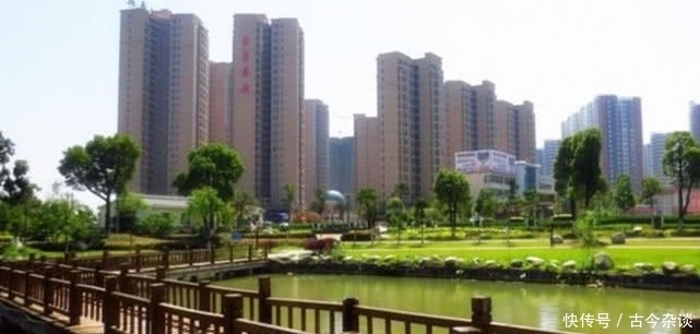我国湖北一个县级市发展迅速：它是江汉明珠，未来是否划入武汉？