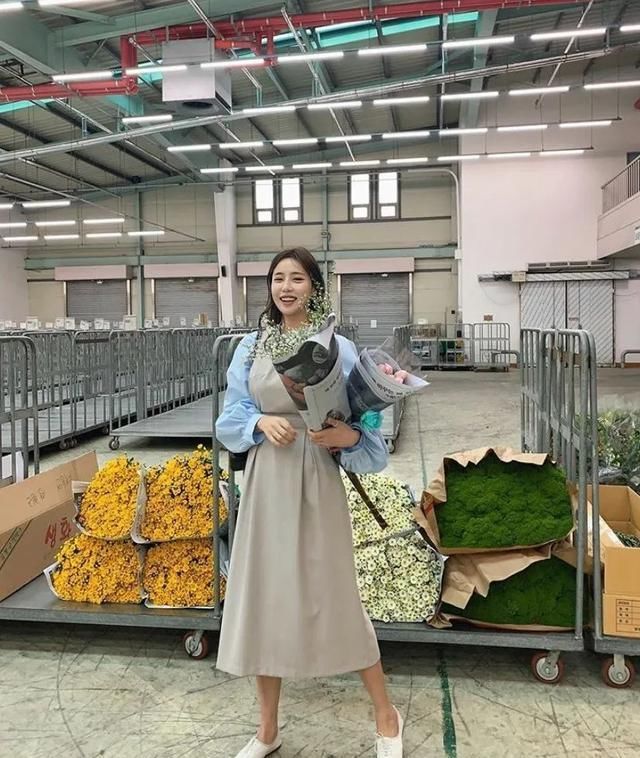  双鞋■穿裙子千万别搭这3双鞋，又丑又土！