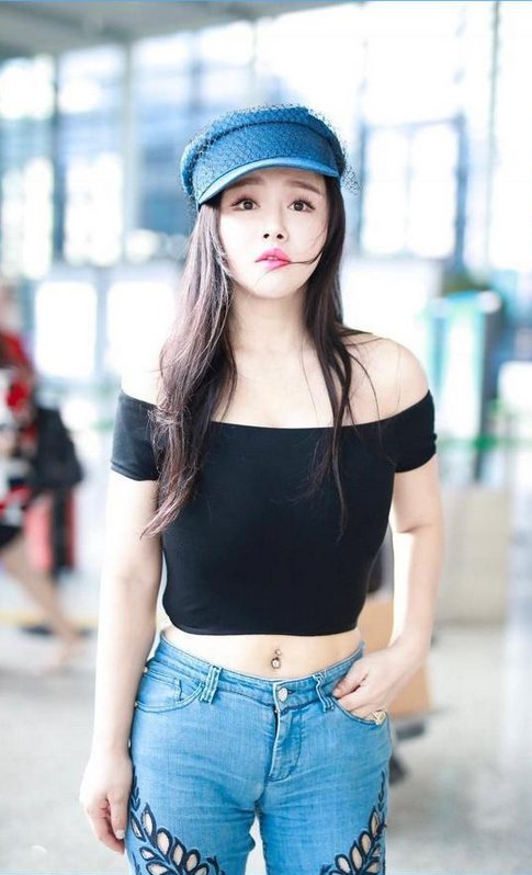 李冰冰与冉莹颖同框秀腿，网友直呼:我的健身卡在那里