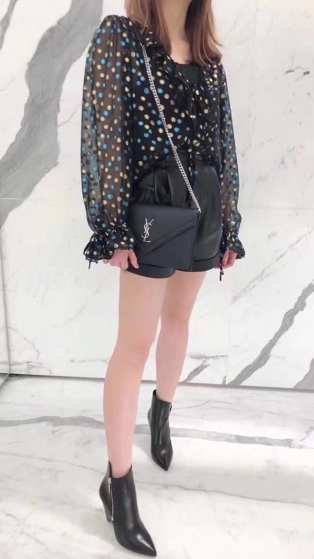 唐嫣化身清洁工 没有了平时的那些大牌时装跟包包 完全两个人