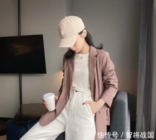 『初春』最近火了一种初春搭配,减龄又有气质,120斤都能穿出女神范儿