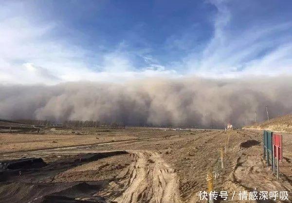 罕见！乌鲁木齐下黄雪这是来自大自然的警告！
