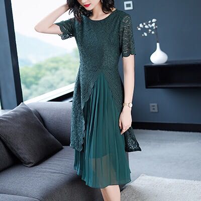 55岁妈妈太有眼光，穿这款妈妈装，太洋气了，美得不像老年人