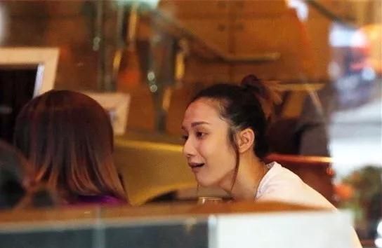 女神失威！王君馨素颜惊现熊猫眼