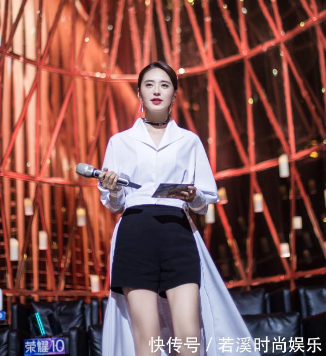 刘烨的衣服前面像裤子，后面像裙子，这么穿超时尚好看！