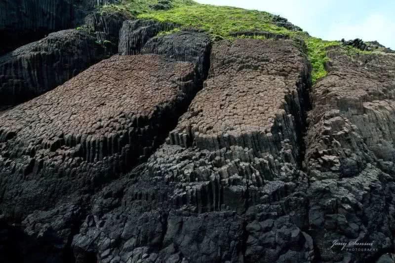  绝美：福建一座绝美小岛，有世界级火山奇观被称为“海下兵马俑”！