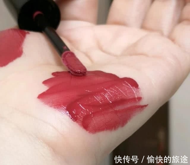  『款唇釉』2020年MAC新品首发：唇釉593国内没有，樱花壳和无印风，你站哪个