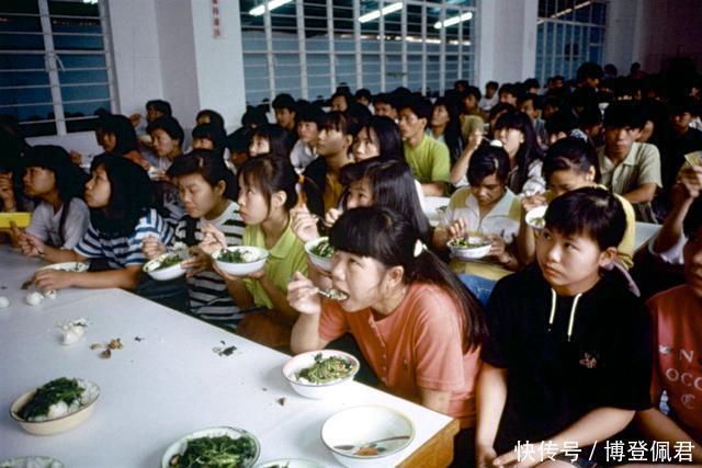  乳猪：1996年广东老照片图5你一定经历过、图8让人心酸