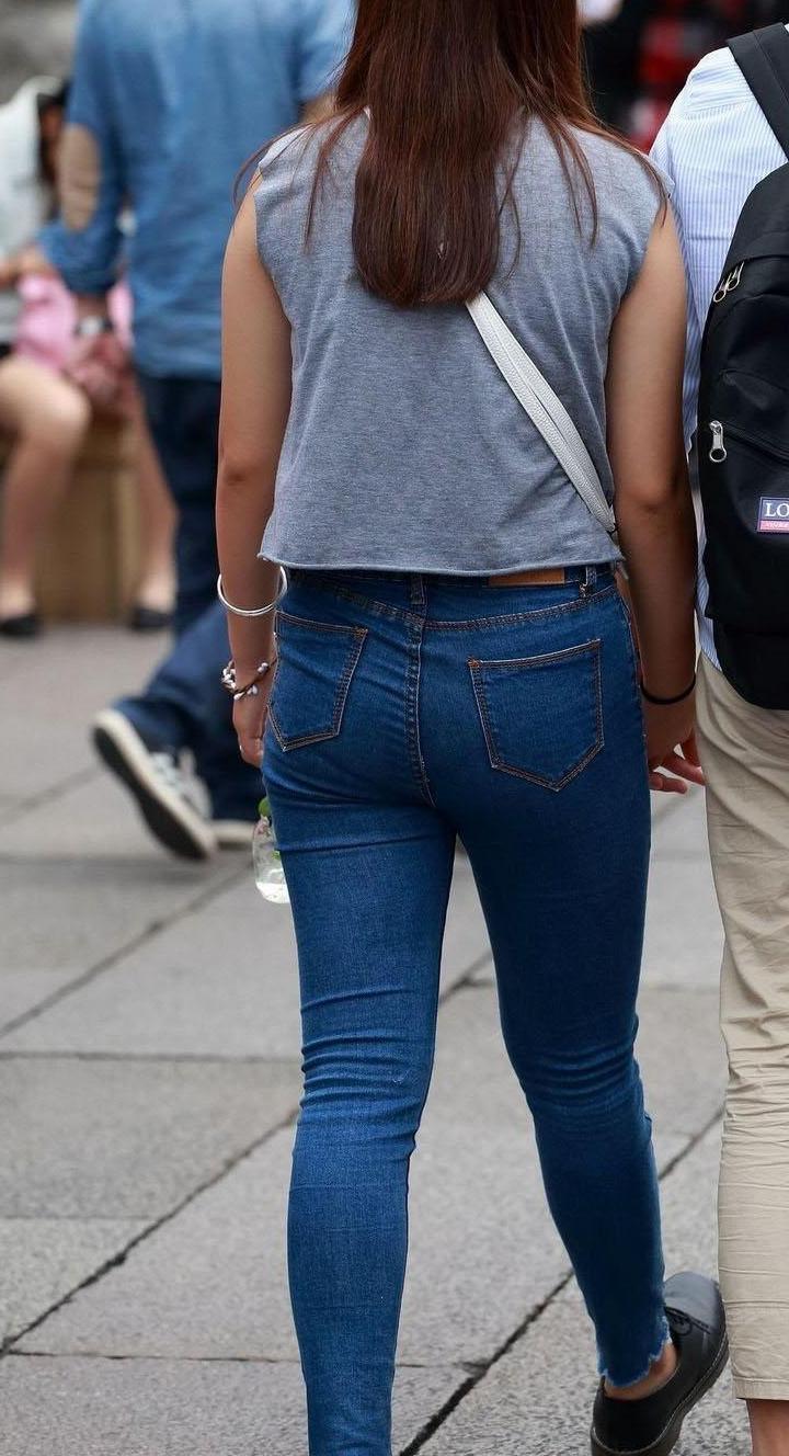 时尚修身简约牛仔裤, 休闲流行搭配, 粗腿女生穿像微整形