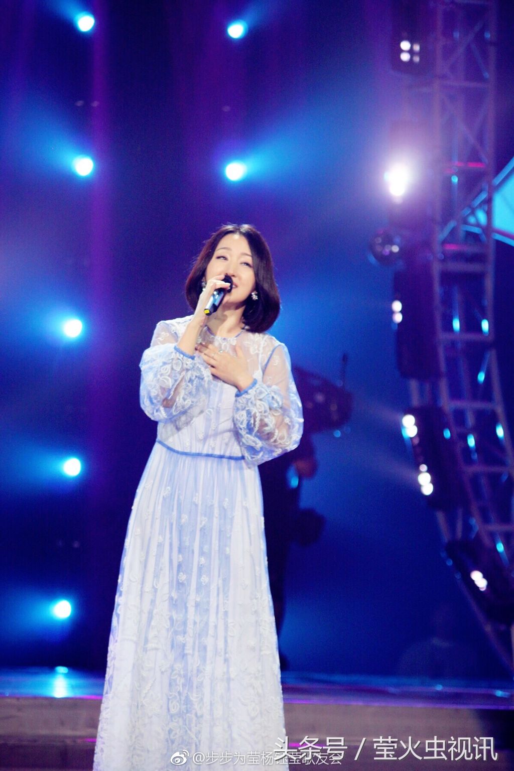 杨钰莹参加粤语歌曲竞赛节目,她是唯一非粤语