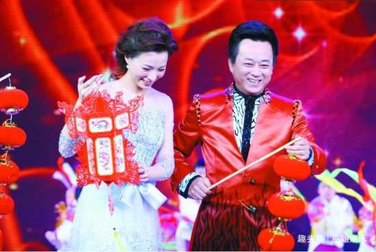 2019佟丽娅主持春晚