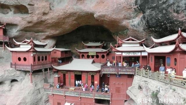 我国的这座寺庙很特别,一根柱子支撑百年,日本3次拜访学习