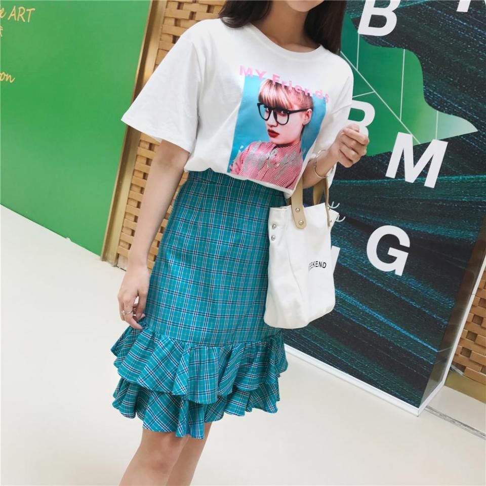 选择修身的包臀裙，不仅身材完美体现，时尚优雅，气质也不在话下