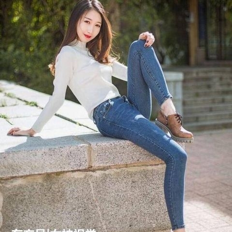  [优雅]颜值满分的牛仔裤美女，穿出时尚女神范儿！