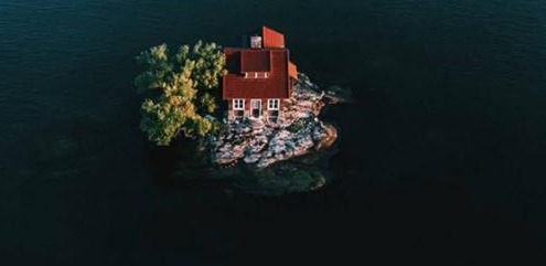 最小的岛屿，岛上只有一栋房子和一棵树，在没任何空间