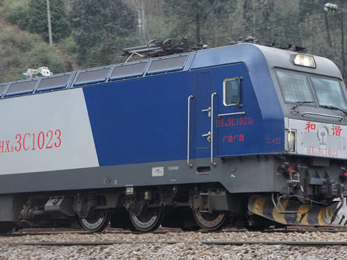 各国列车的特点：印度是最赚钱的，俄罗斯是最舒适的，中国是这样