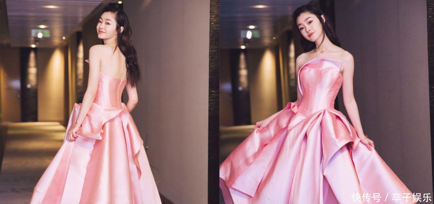 27岁宋轶穿抹胸裙, 显甜美又显嫩, 网友: 单飞后更会时髦了!
