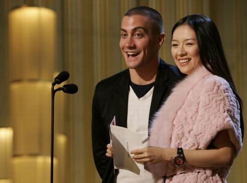 章子怡孕检二胎实锤，汪峰全程小心陪伴。网友：恭喜国际章