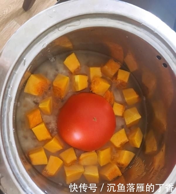  『番茄』它是“祛湿美食”，很多人吃它来减肥，医生却从不让身边人多吃！