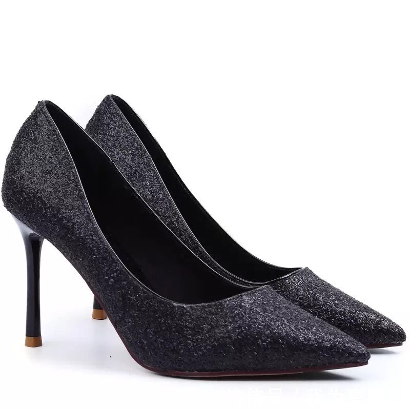 没有金属饰品，却更有金属风味道的性感高跟鞋