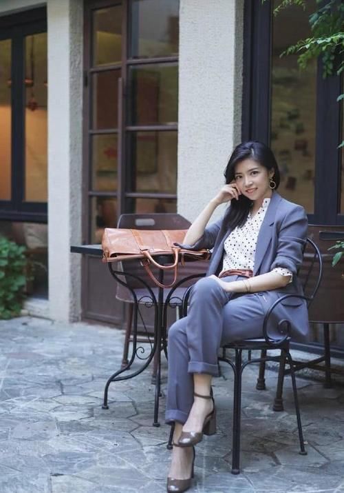  「翻天」别再只会穿西服套装，学会这些西装搭配法，日常出门美翻天