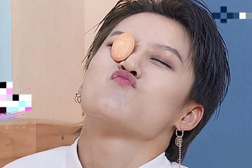 #牛正威#秦牛正威地位不同，别人玩游戏成表情包，后期却专门为她“警告”