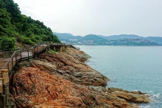 盐田海滨栈道，深圳徒步旅行的好去处，一路追寻碧海蓝天