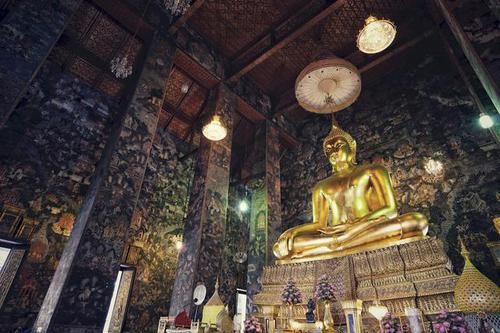 国王花费20年建造的恢弘寺庙，瓷砖全部来自中国，竟是墓地