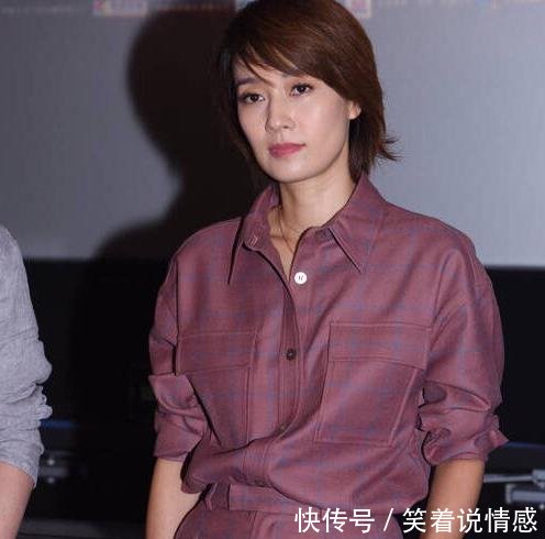 马伊琍真拼，穿这么紧的裤子还塞衣服，网友小肚子都勒出来了！