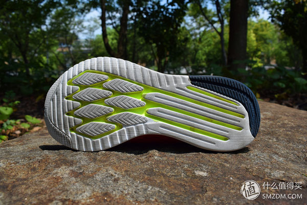 轻薄艳之夏跑鞋-New Balance FuelCore 5000跑鞋实测